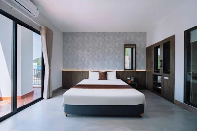King Room with Balcony — catba new city hotel